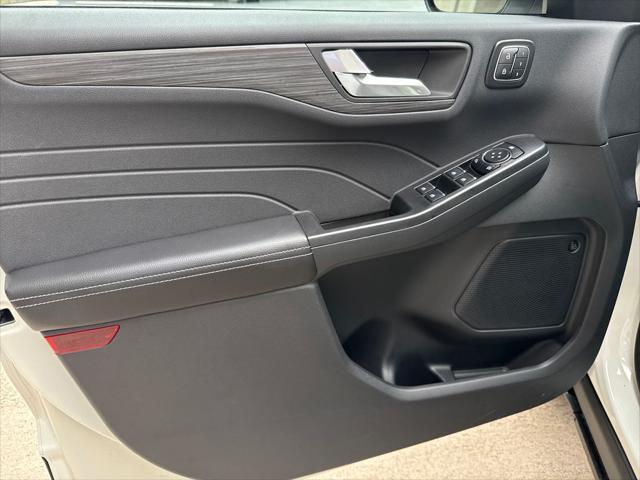 new 2025 Ford Escape PHEV car, priced at $41,265