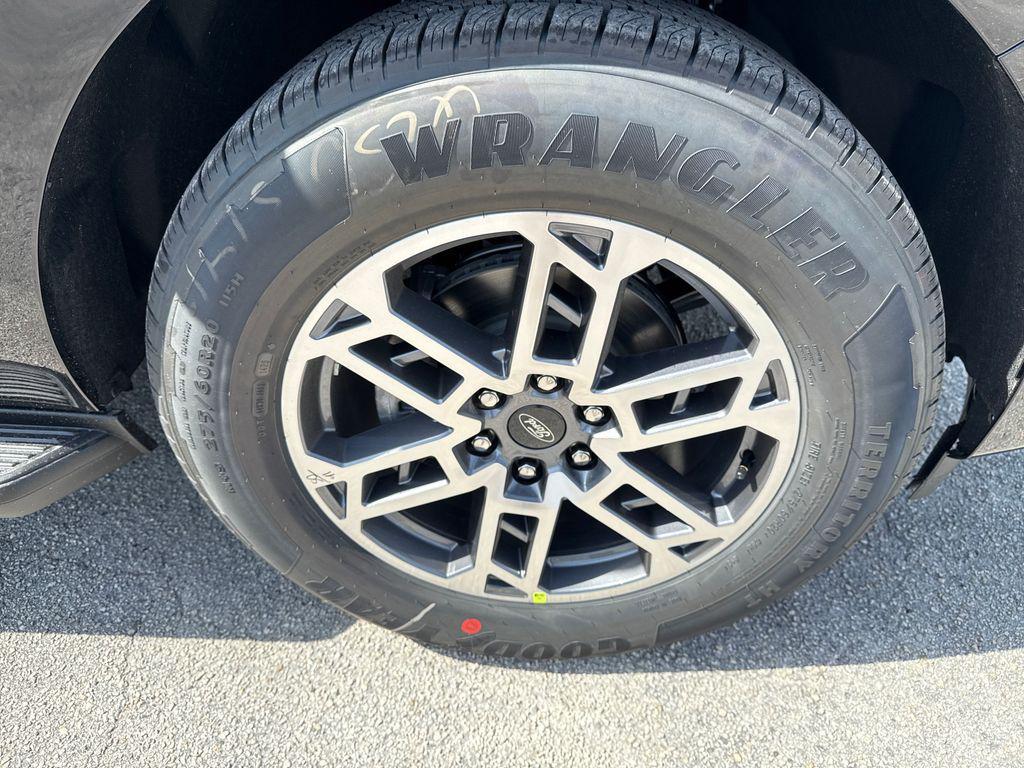 new 2025 Ford Expedition Max car, priced at $69,087