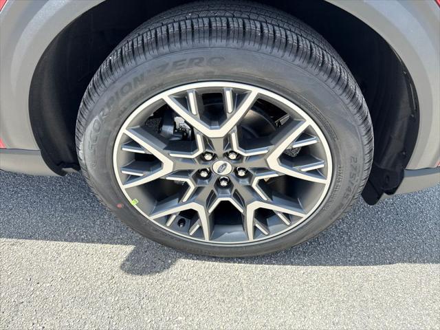 new 2025 Ford Explorer car, priced at $55,024