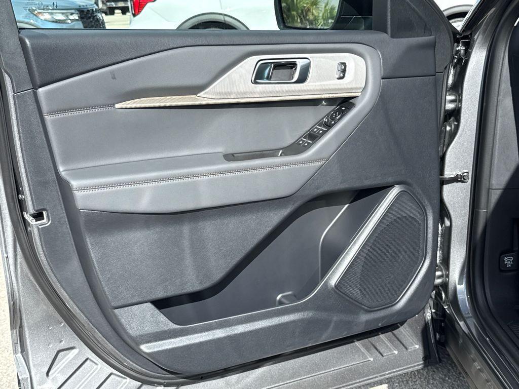 new 2025 Ford Explorer car, priced at $39,410