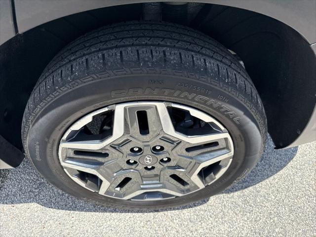used 2022 Hyundai Santa Fe car, priced at $27,900