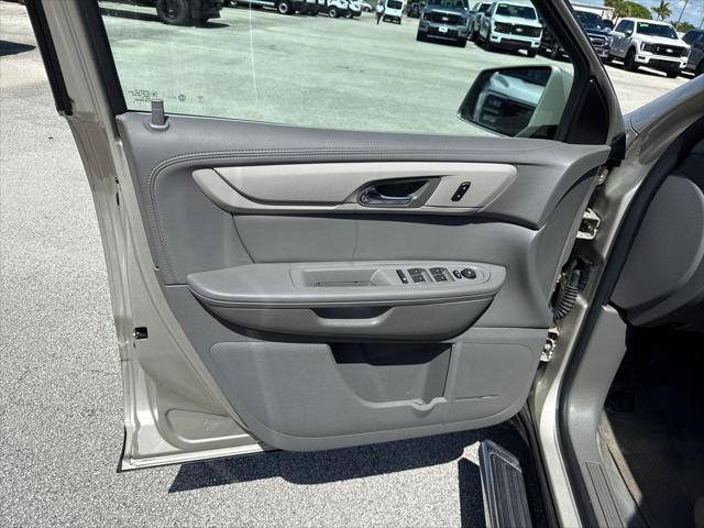 used 2017 Chevrolet Traverse car, priced at $9,900