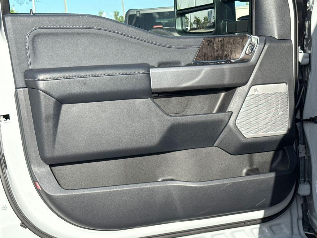 new 2025 Ford F-250 car, priced at $80,670