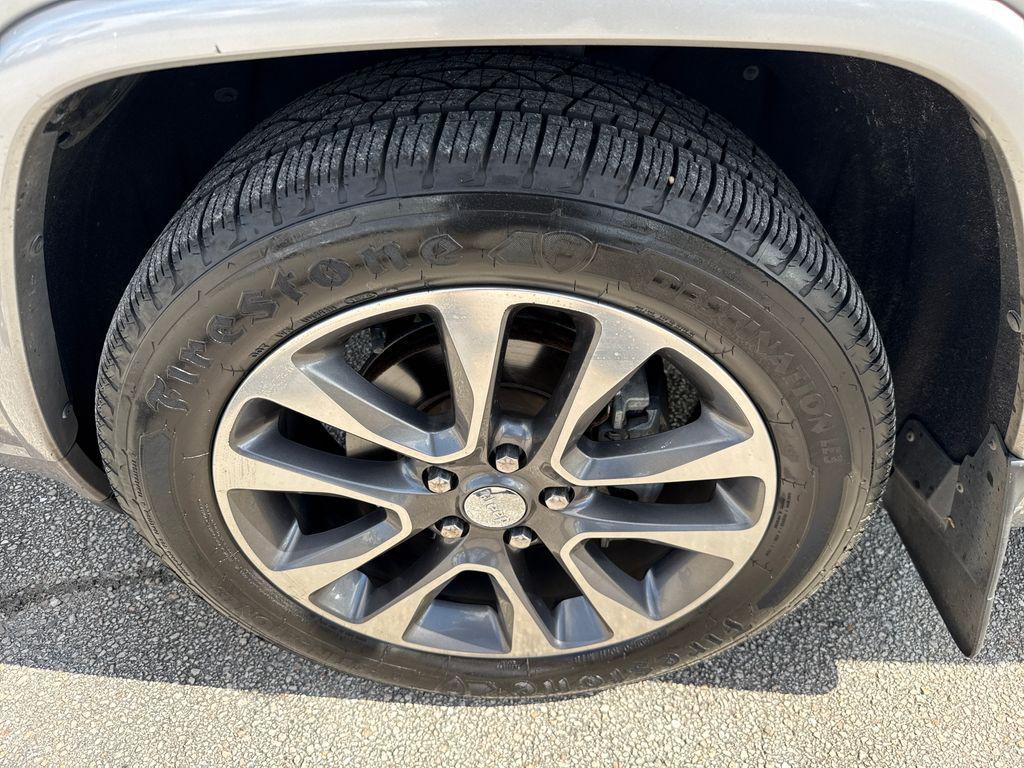 used 2017 Jeep Grand Cherokee car, priced at $16,900
