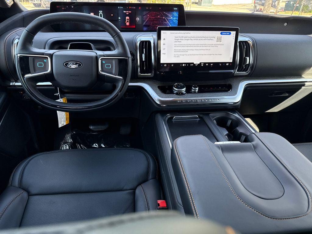 new 2025 Ford Expedition car, priced at $81,418