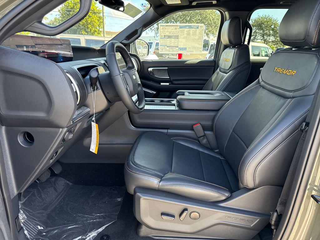 new 2025 Ford Expedition car, priced at $81,418