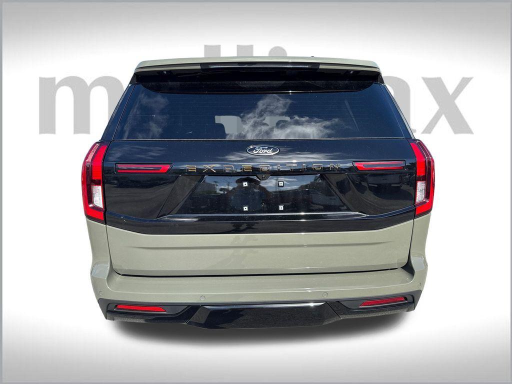 new 2025 Ford Expedition car, priced at $81,418