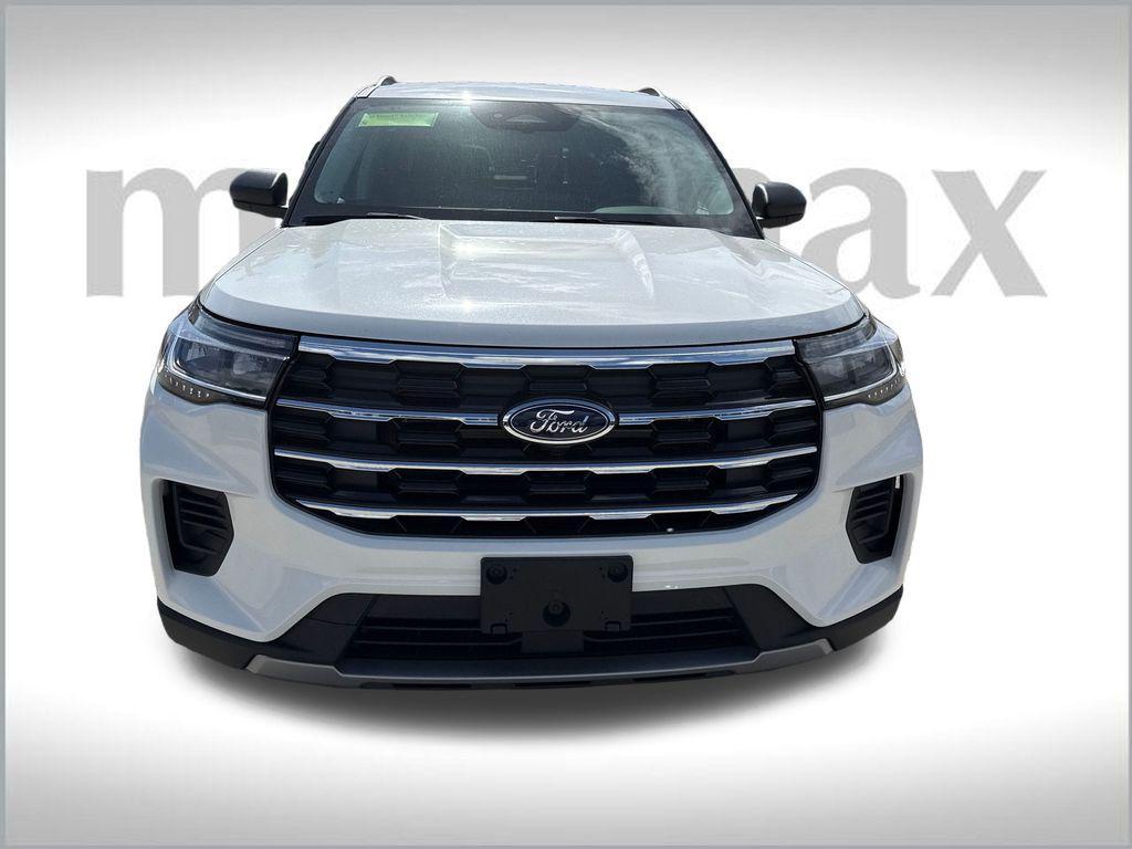 new 2025 Ford Explorer car, priced at $40,157
