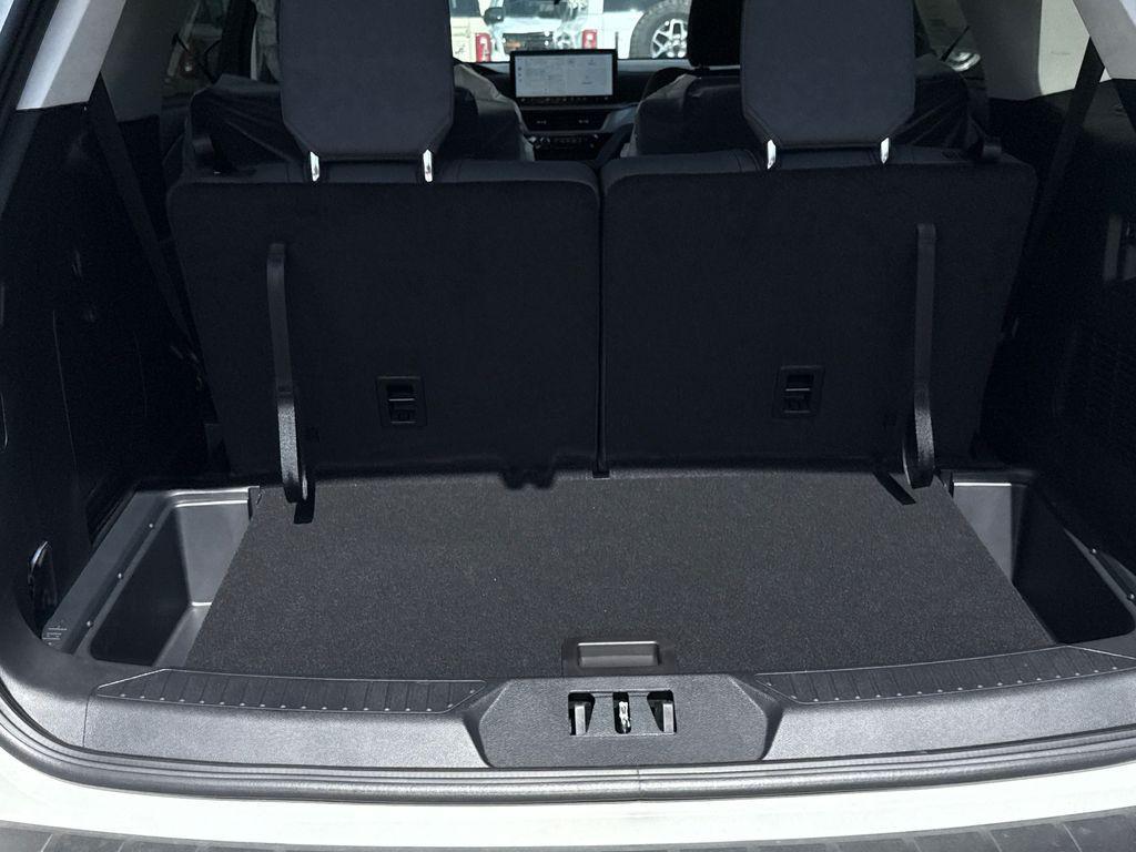 new 2025 Ford Explorer car, priced at $40,157