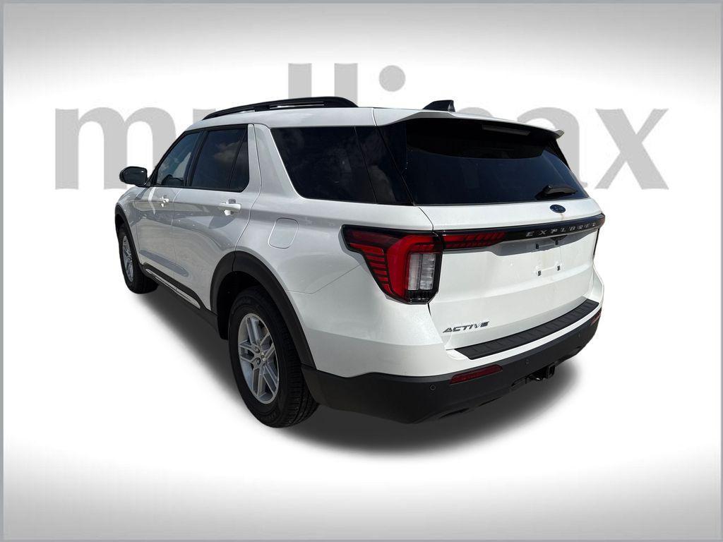 new 2025 Ford Explorer car, priced at $40,157