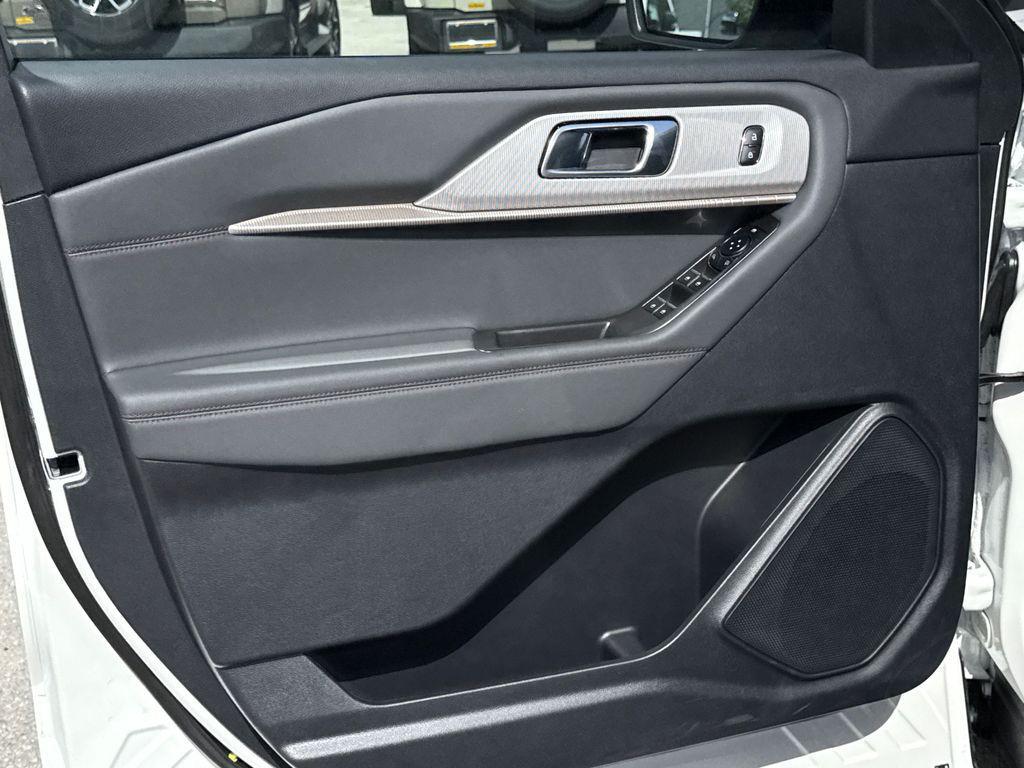 new 2025 Ford Explorer car, priced at $40,157