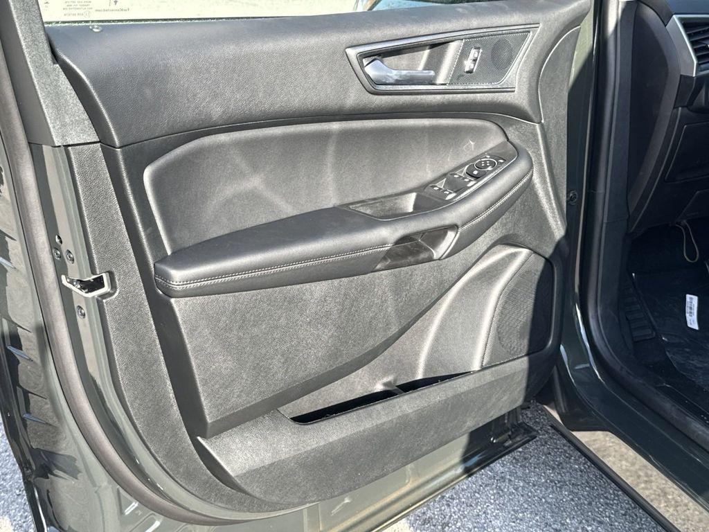 new 2024 Ford Edge car, priced at $32,900