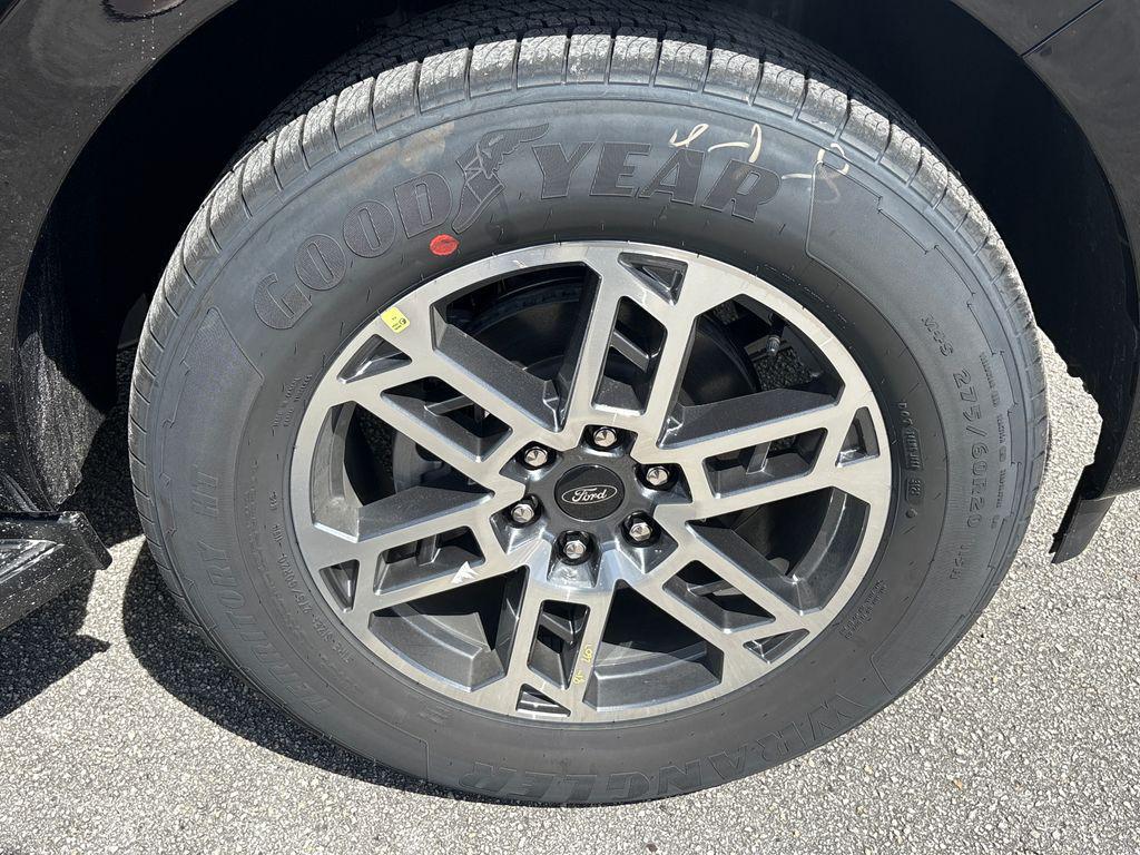 new 2025 Ford Expedition Max car, priced at $70,200