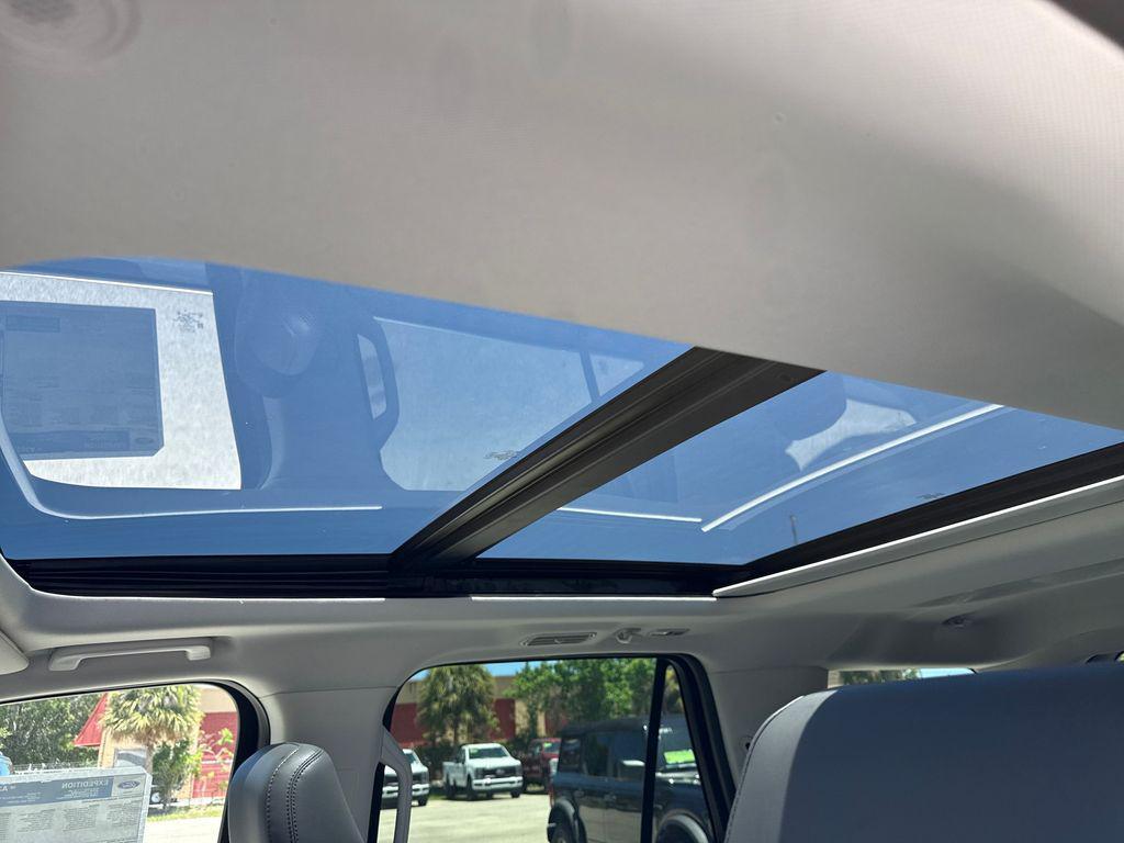 new 2025 Ford Expedition car, priced at $67,632