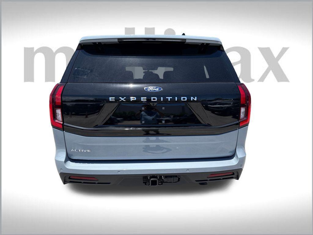 new 2025 Ford Expedition car, priced at $67,632