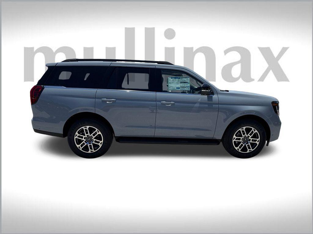 new 2025 Ford Expedition car, priced at $67,632