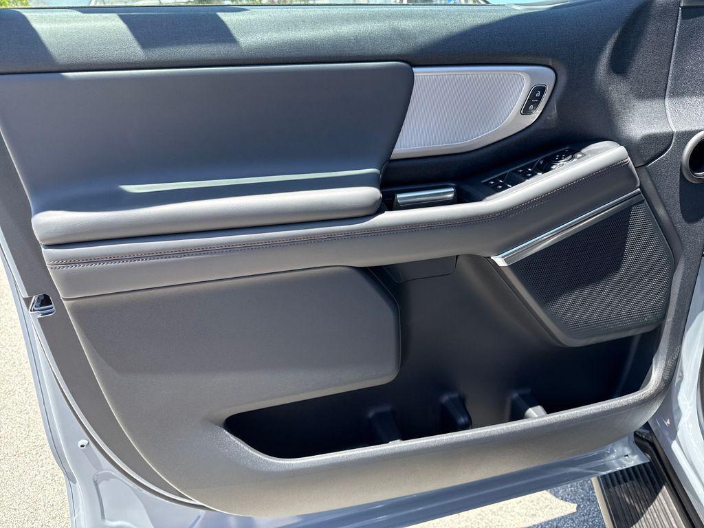 new 2025 Ford Expedition car, priced at $67,632