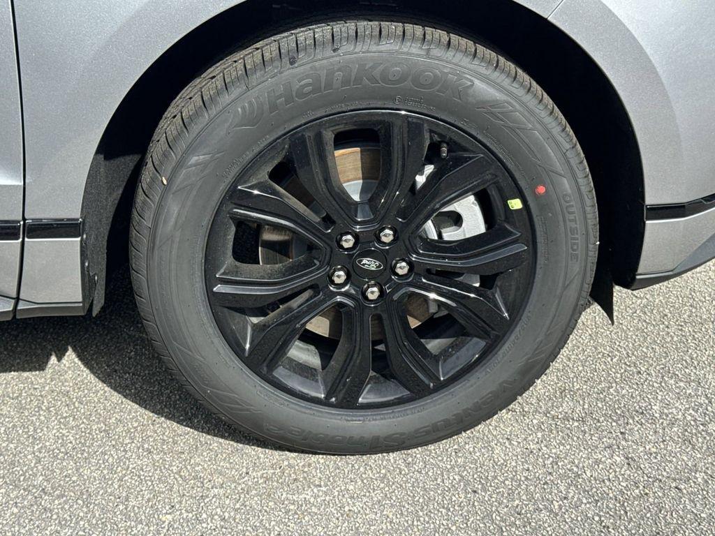 new 2024 Ford Edge car, priced at $32,900