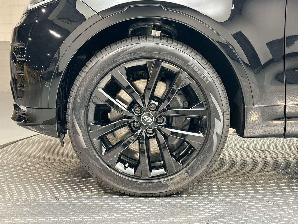 new 2026 Land Rover Discovery car, priced at $78,731