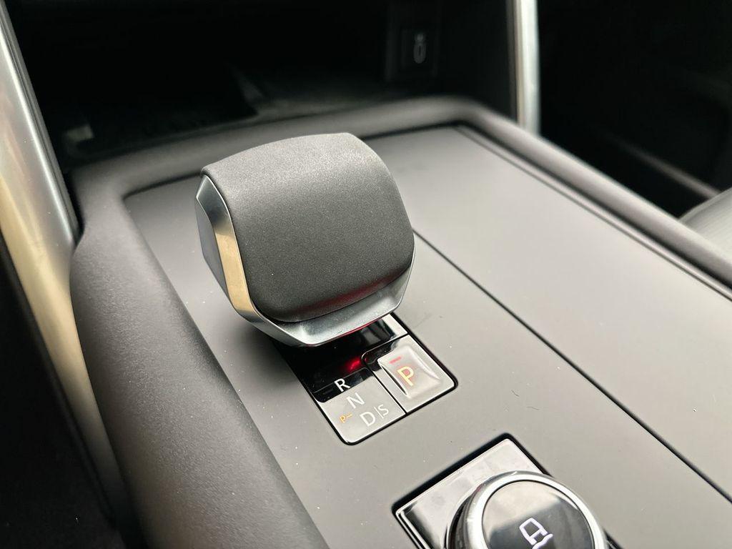 new 2026 Land Rover Discovery car, priced at $78,731