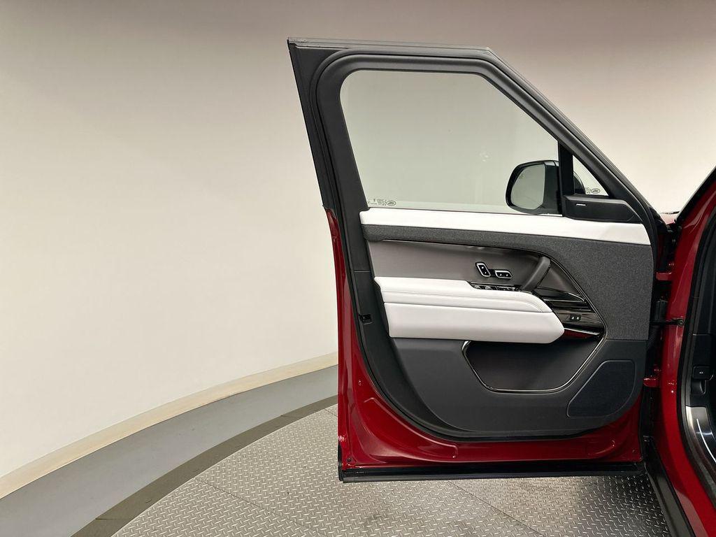 new 2025 Land Rover Range Rover Sport car, priced at $90,380