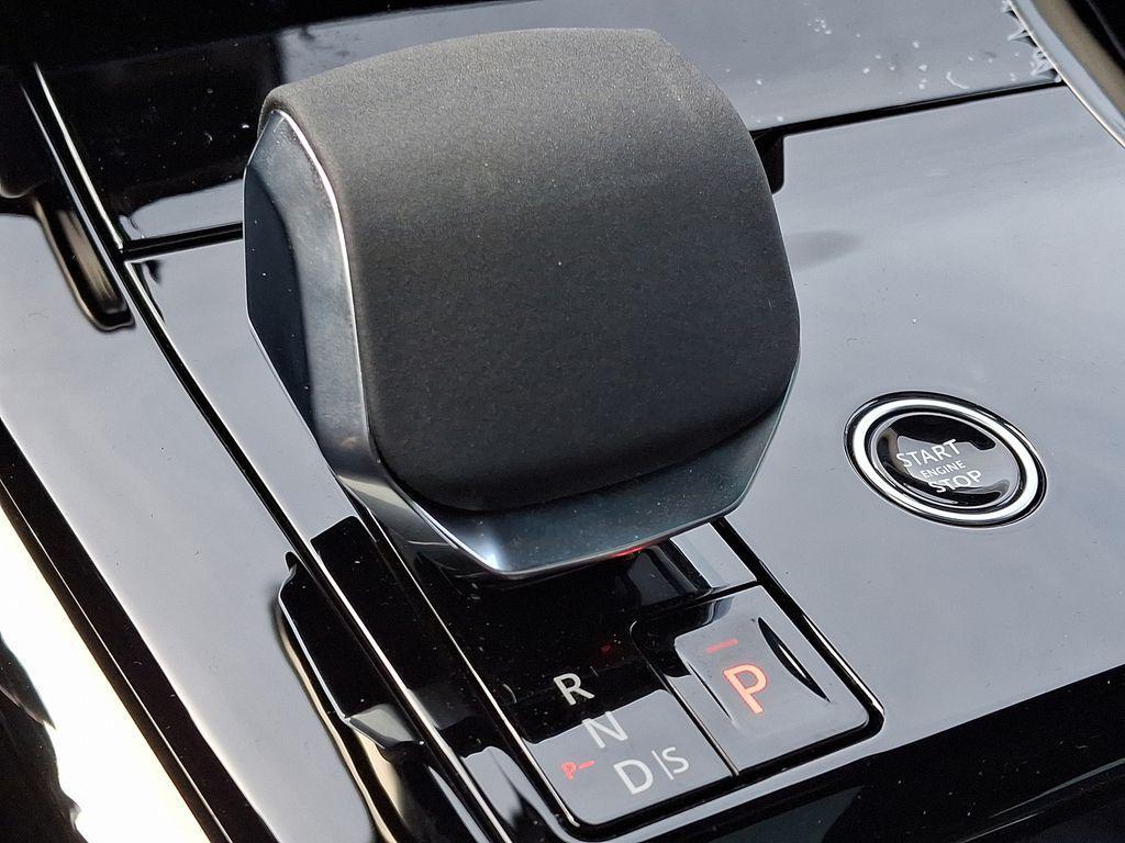 new 2025 Land Rover Range Rover Sport car, priced at $105,445