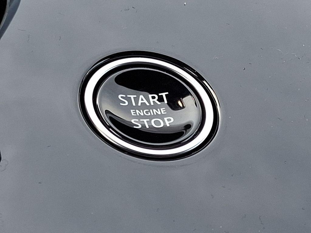 new 2025 Land Rover Range Rover Sport car, priced at $105,445