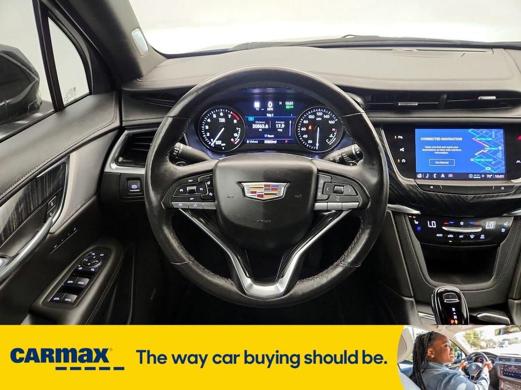 used 2022 Cadillac XT6 car, priced at $37,998