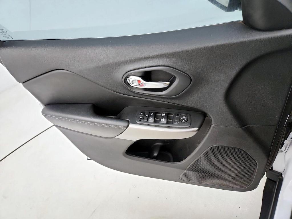 used 2019 Jeep Cherokee car, priced at $18,998