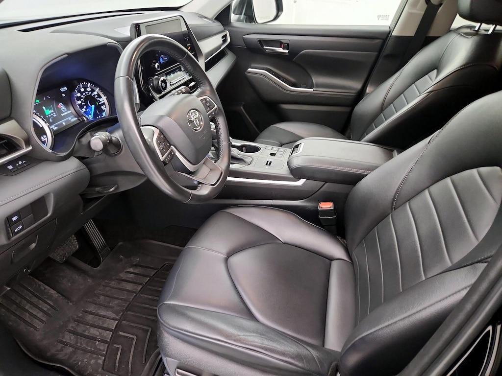 used 2023 Toyota Highlander Hybrid car, priced at $40,998