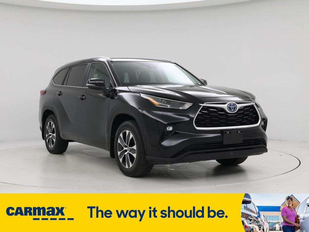 used 2023 Toyota Highlander Hybrid car, priced at $40,998