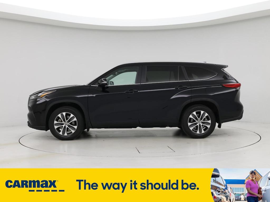 used 2023 Toyota Highlander Hybrid car, priced at $40,998