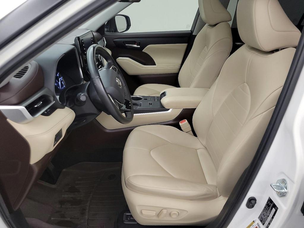 used 2020 Toyota Highlander car, priced at $33,998