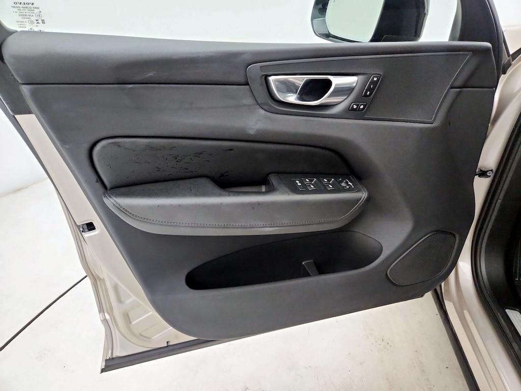used 2025 Volvo XC60 car, priced at $33,998