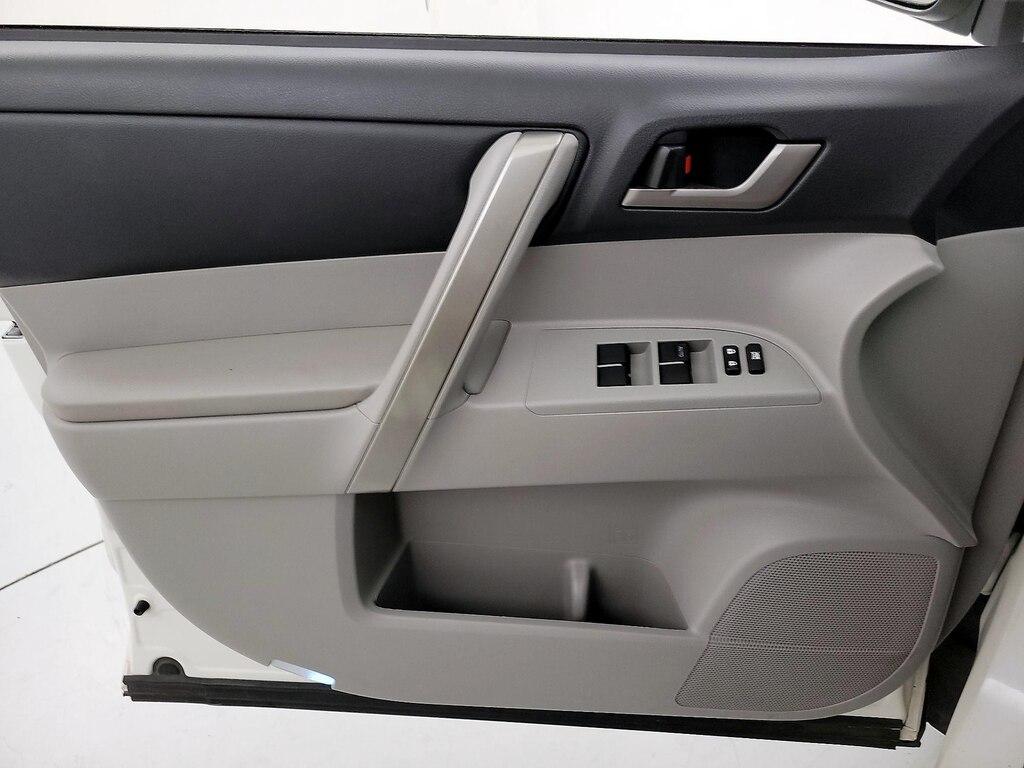 used 2013 Toyota Highlander car, priced at $19,998