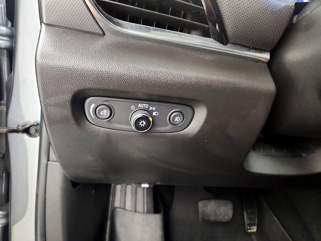 used 2021 Chevrolet Traverse car, priced at $35,998