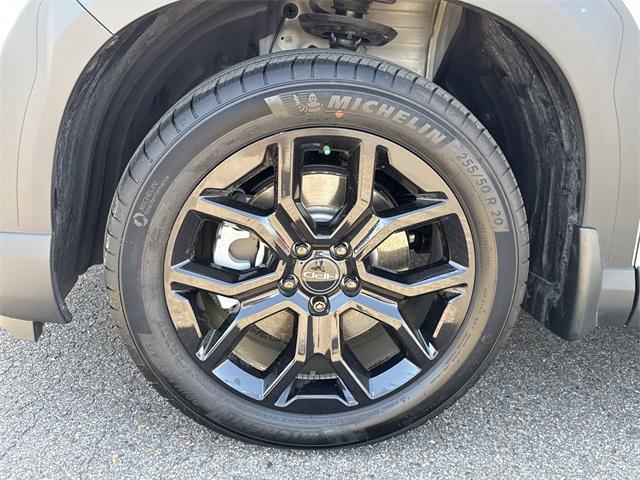 used 2025 Honda Pilot car, priced at $48,897