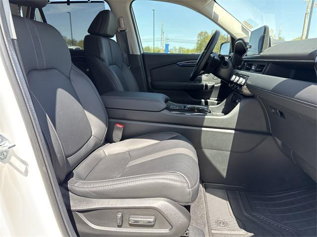 used 2025 Honda Pilot car, priced at $48,897