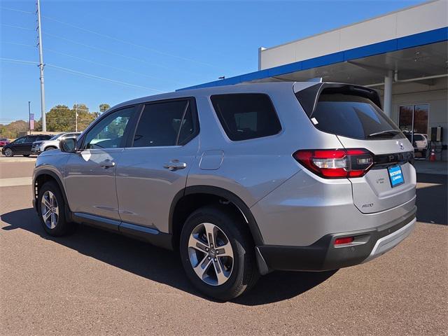 new 2025 Honda Pilot car, priced at $44,108