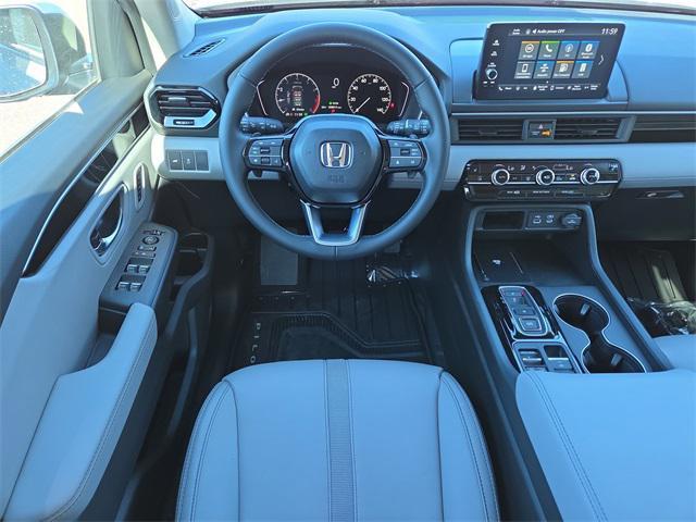 new 2025 Honda Pilot car, priced at $44,108