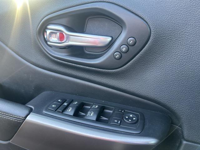 used 2020 Jeep Cherokee car, priced at $14,990