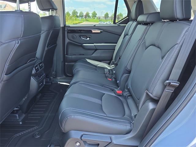 new 2025 Honda Pilot car, priced at $50,983