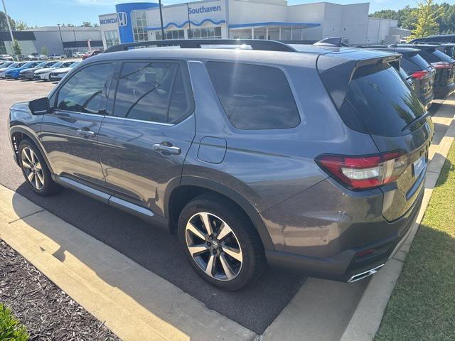 used 2025 Honda Pilot car, priced at $42,997