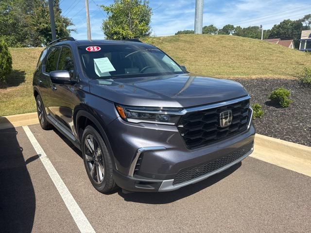 used 2025 Honda Pilot car, priced at $42,997