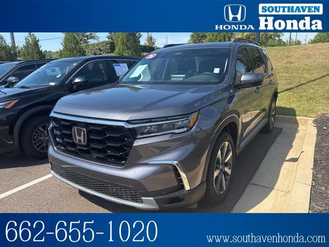 used 2025 Honda Pilot car, priced at $42,997