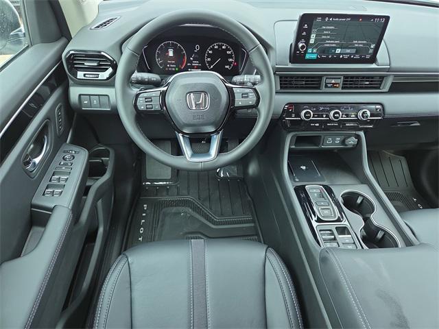 new 2025 Honda Pilot car, priced at $47,933