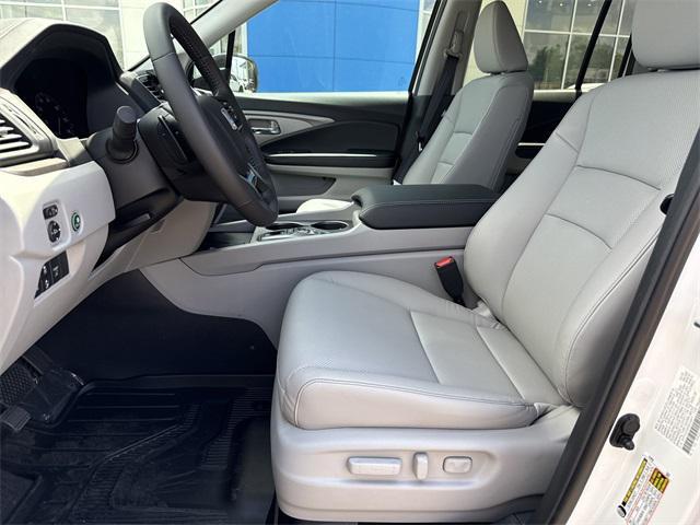 new 2025 Honda Ridgeline car, priced at $44,388