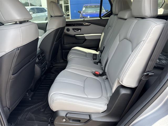 new 2025 Honda Pilot car, priced at $48,643
