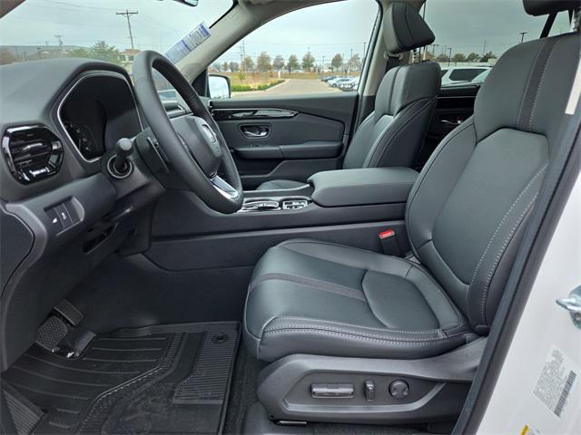 new 2025 Honda Pilot car, priced at $47,833