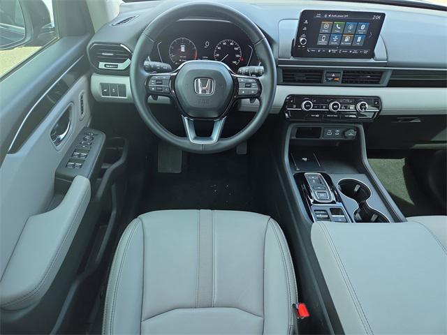 used 2025 Honda Pilot car, priced at $43,899